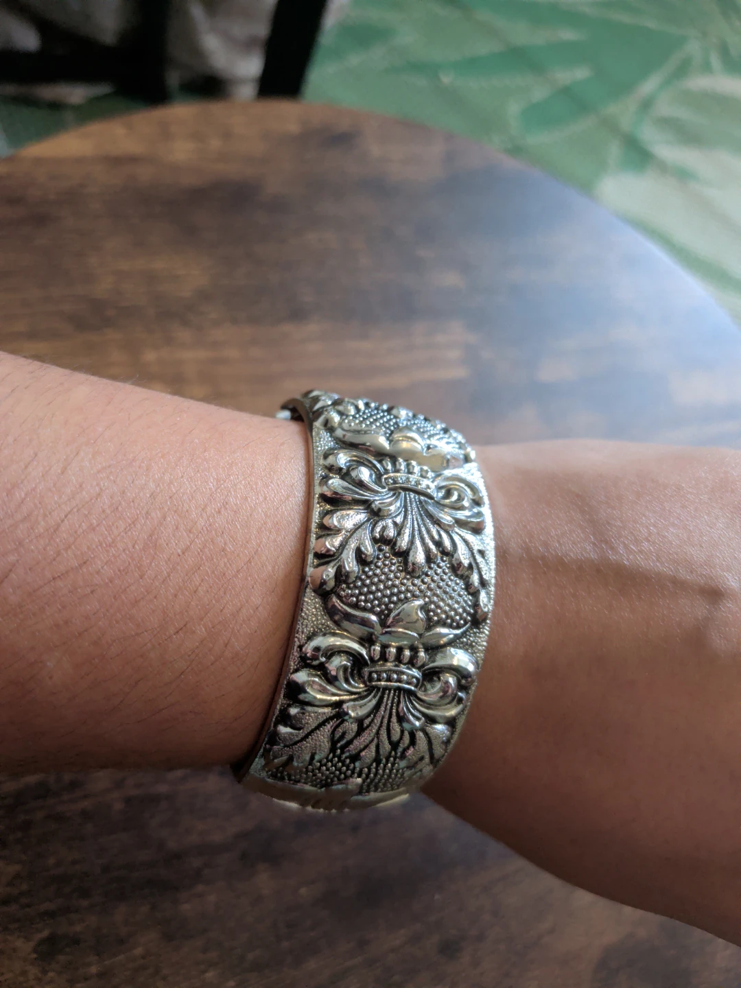 Ornate Silver-Tone Bangle Bracelet - photo 2