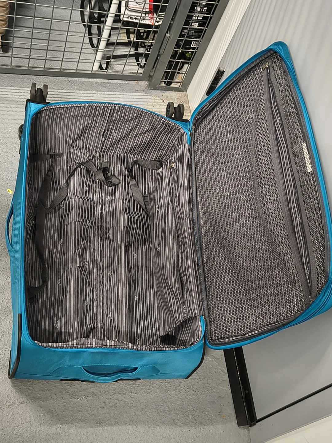 XL Skyway Teal Softside 4 Wheel Spinner Suitcase - photo 5