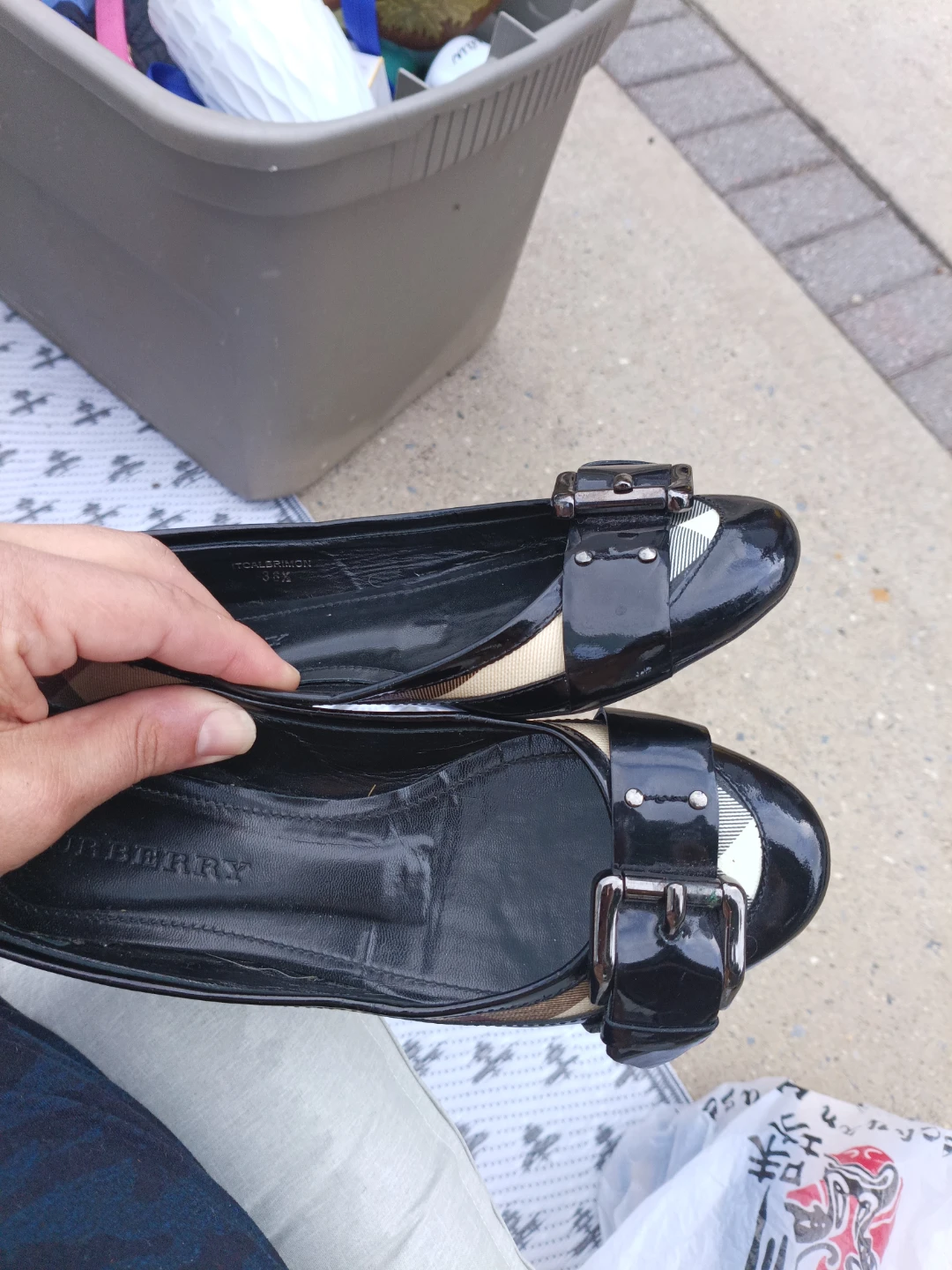Burberry Black Patent Leather Ballet Flats - photo 5