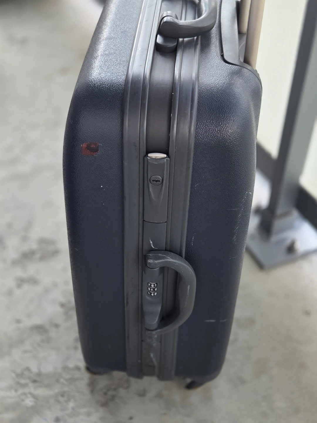 American Tourister Dark Blue Hardside Spinner Luggage - photo 3