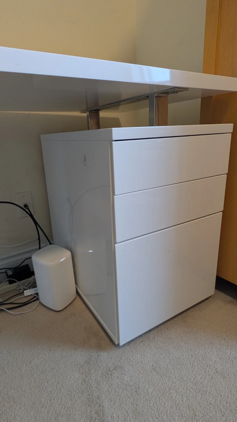 White modern desk with drawers - photo 3