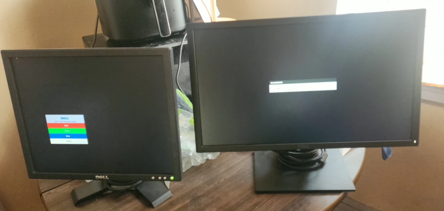 2 budget desktop computer monitors. - photo 4