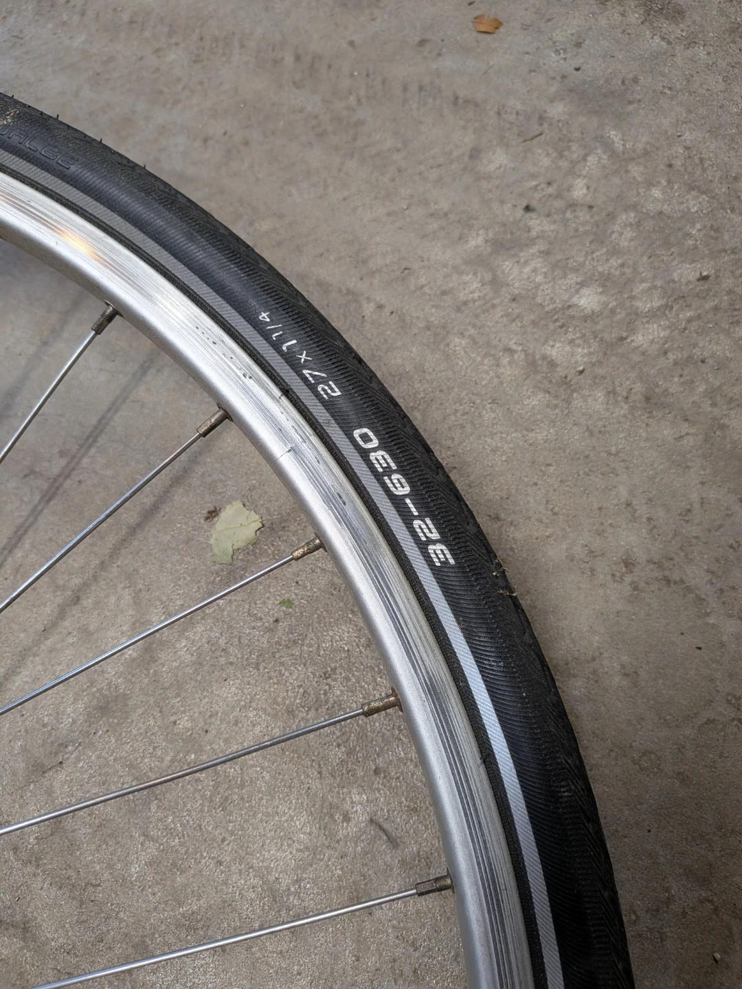 Schwalbe Marathon 27x1.25" Bicycle Tires (2) - photo 4