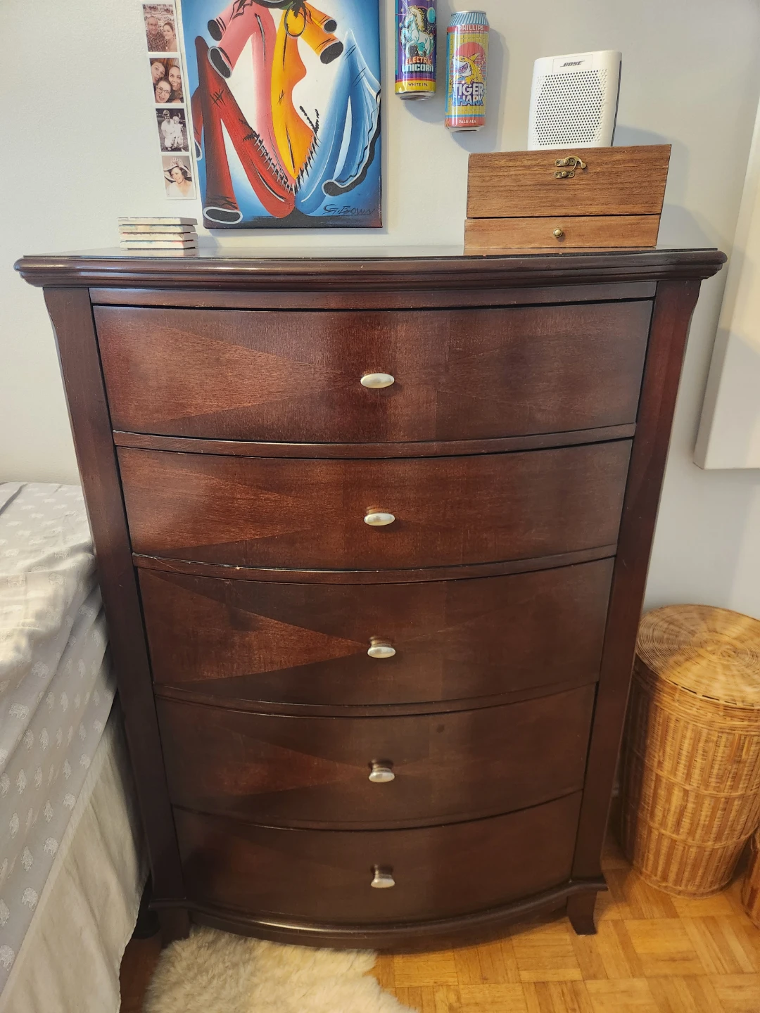 Set - Chest of Drawers & Night Table