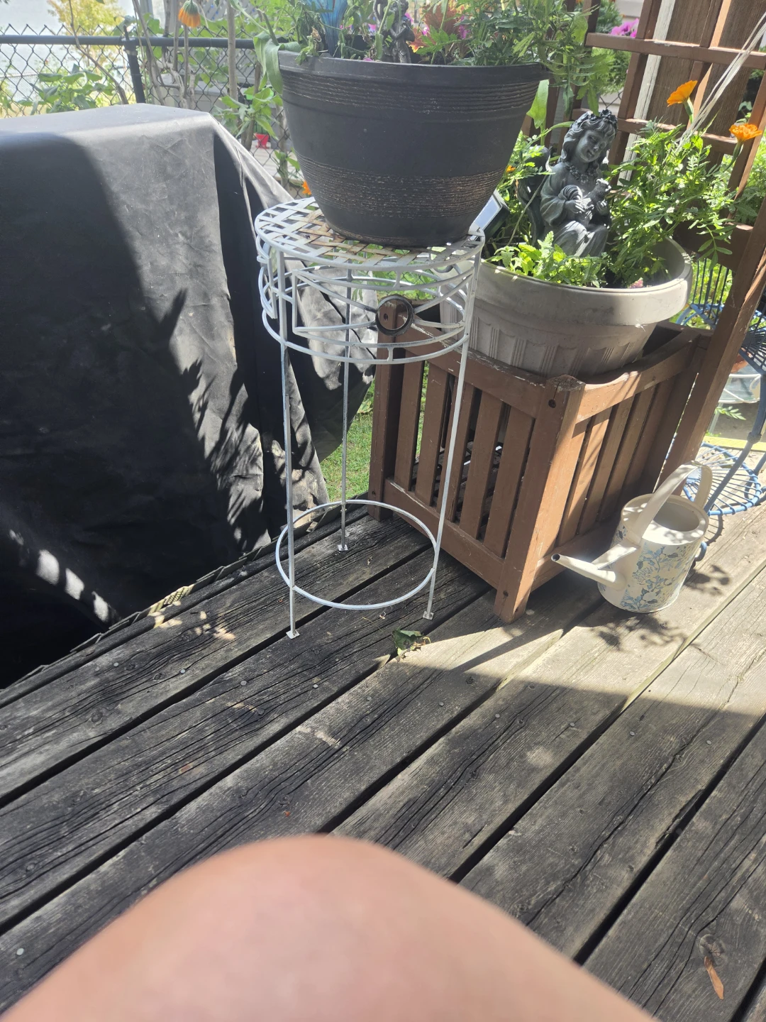 White Metal Plant Stand