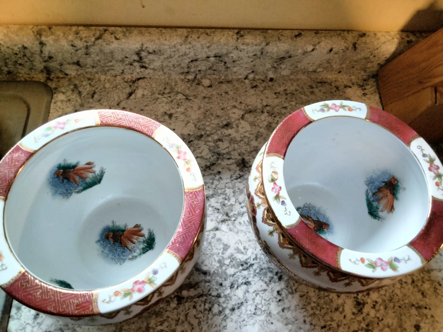 3- Piece Asian decorative Red Dragon Statue and 2 vases - photo 2