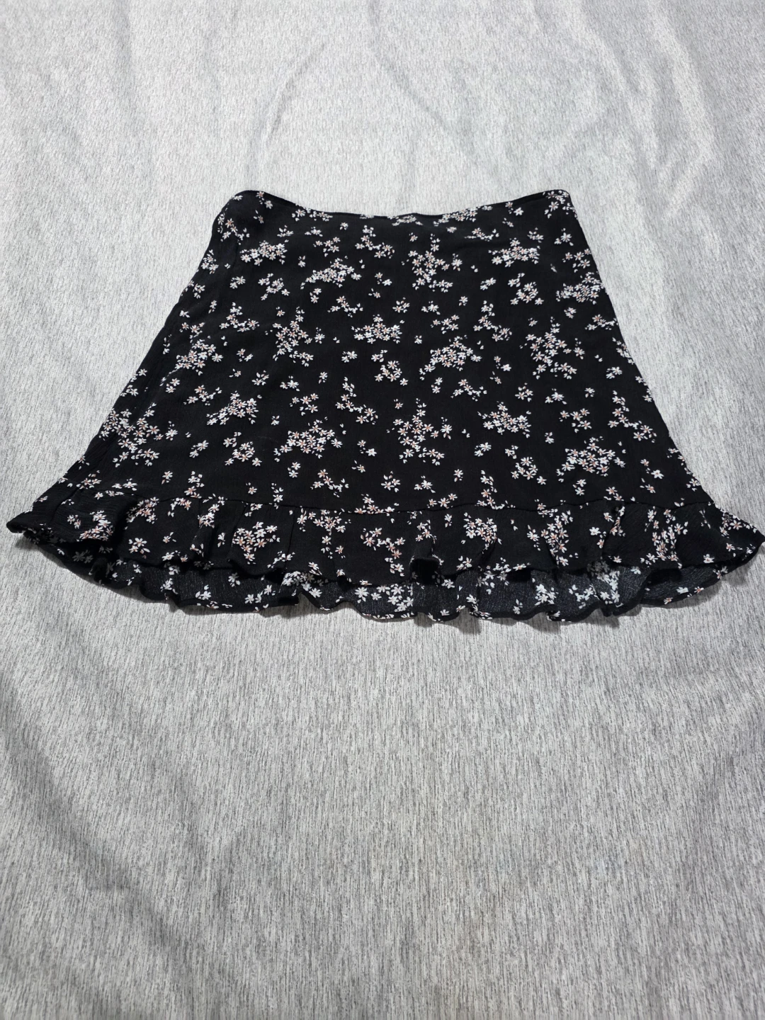 Abercrombie & Fitch Floral Ruffle Skirt Size M