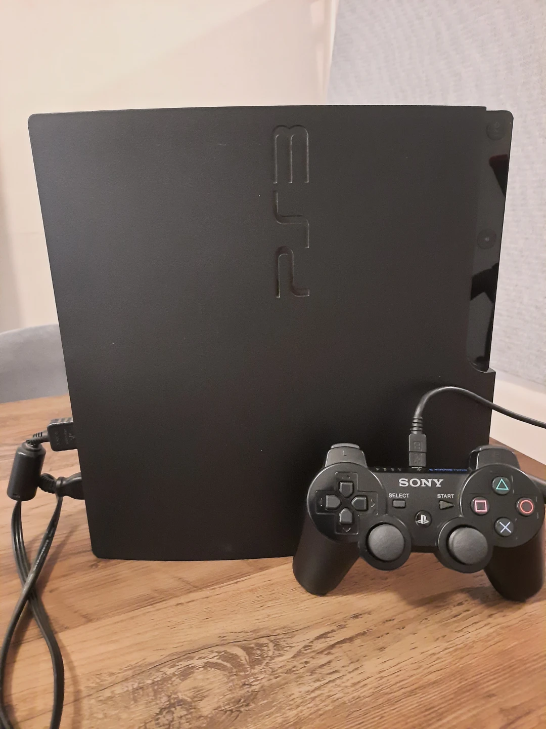 Sony PlayStation 3 (PS3) Console with Controller