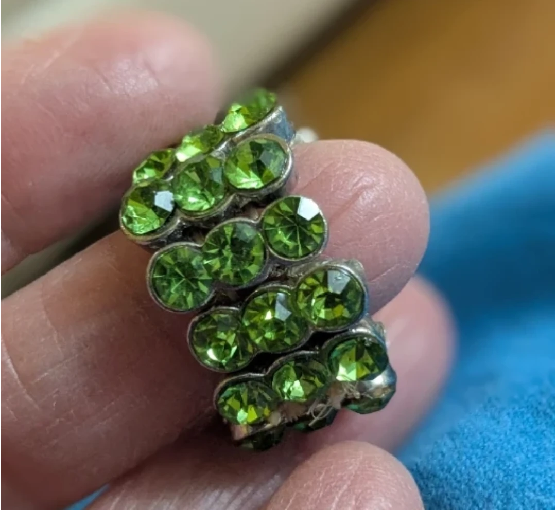 Vintage Triple Row Emerald Green Rhinestone Crystal Stretch Ring - photo 2