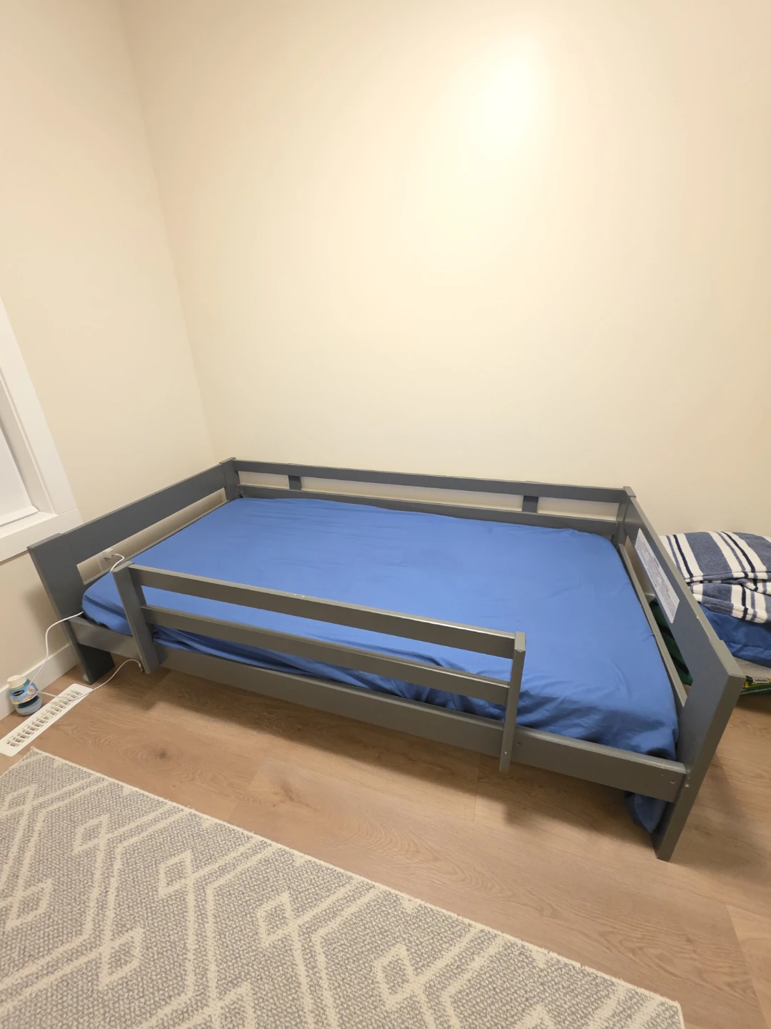 WOODEN BUNK BED - GOOD TIMBER - GOOD  CONDITION (2 beds) - photo 5