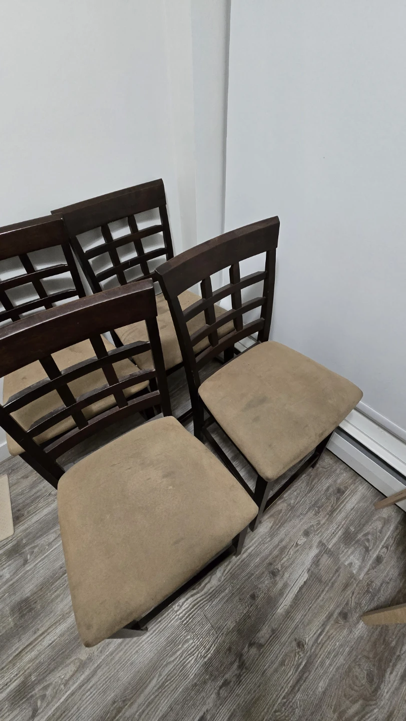 FREE – 4 Bar Stools / Kitchen Counter Stools - photo 2