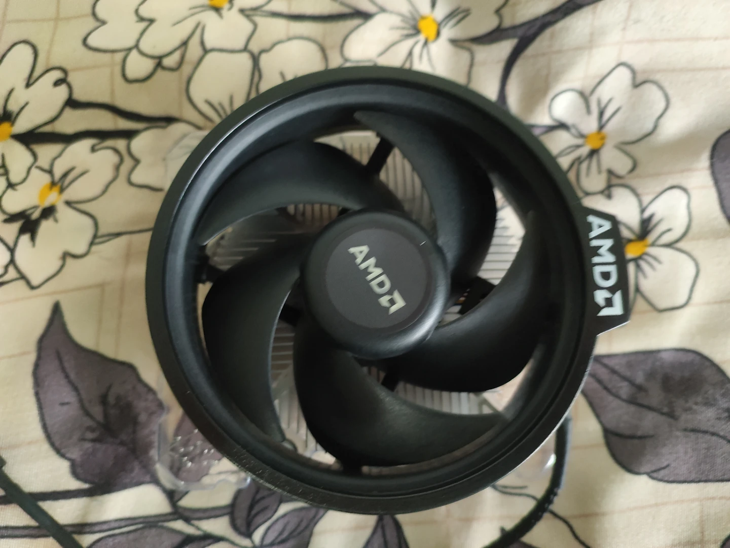 AMD CPU Cooler - photo 2