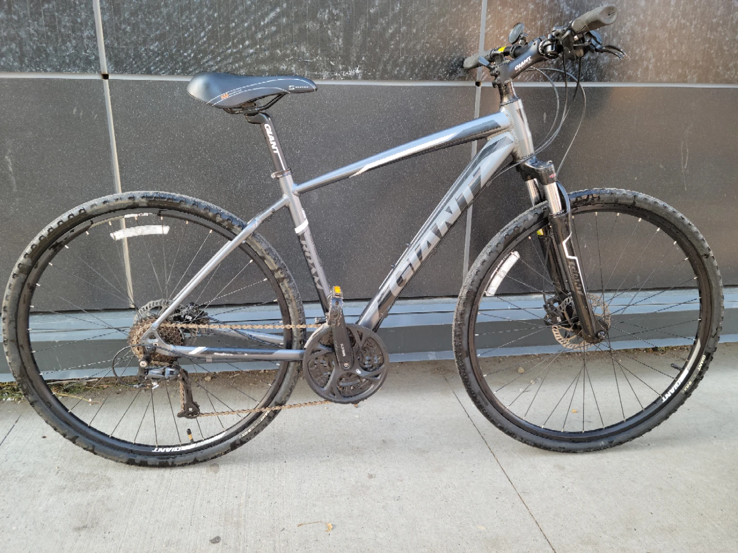 Giant Hybrid Bicycle - photo 2