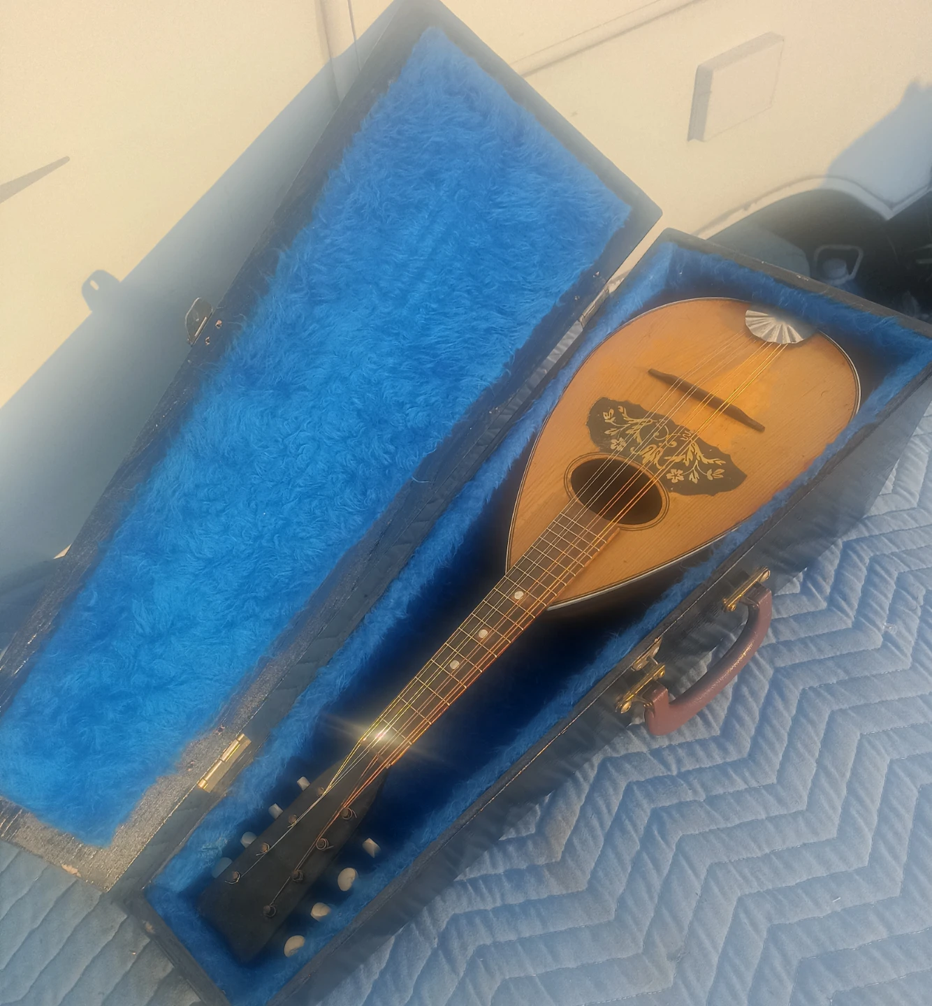 Vintage Bowl type.Mandolin with Original Case - photo 5