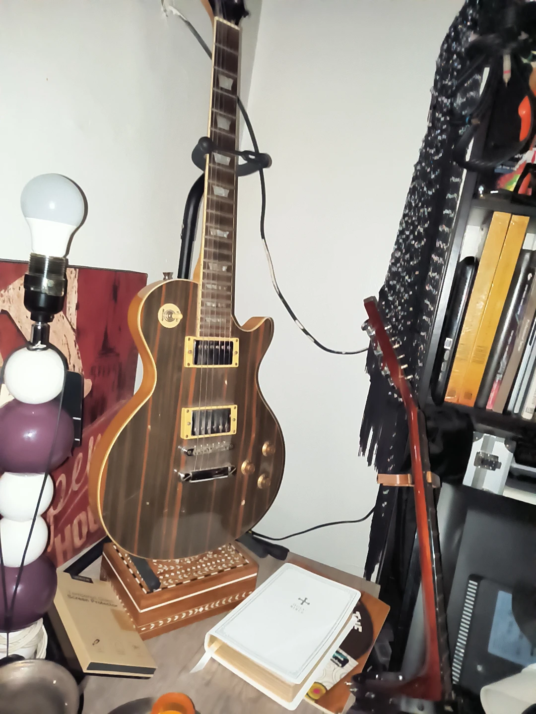 Epiphone Les Paul Electric Guitar Brown Sunburst
