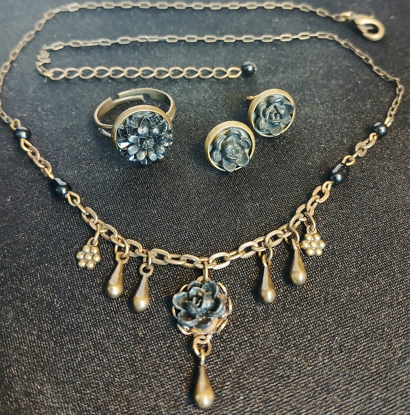 Gothic Rose Choker Necklace, Ring, and Earrings Set - photo 3