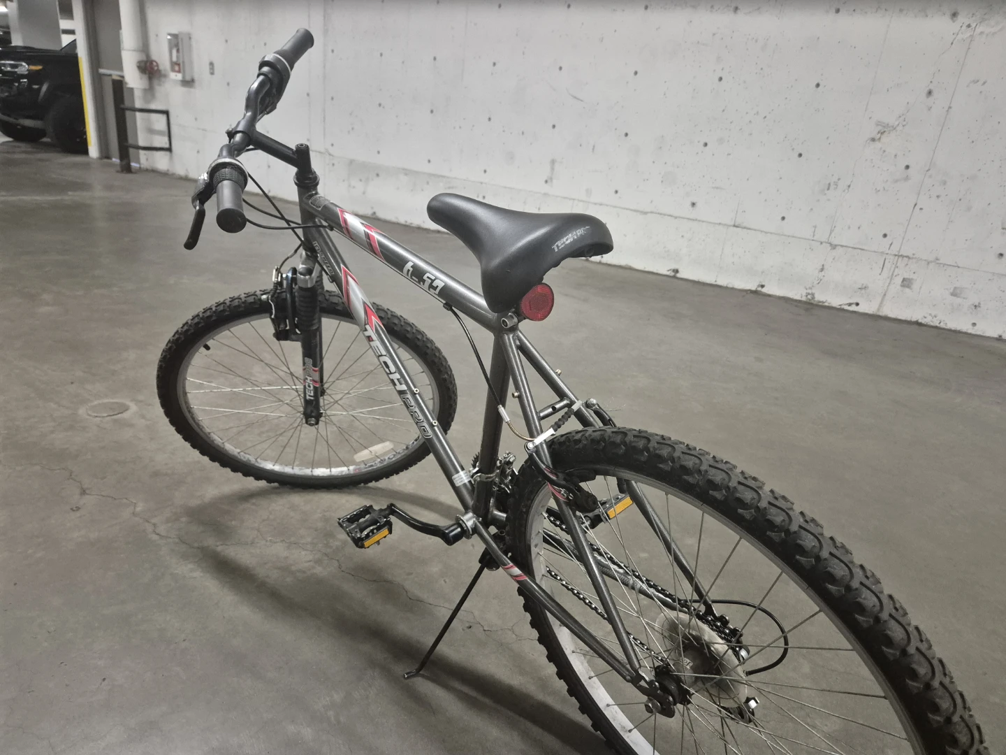 VINTAGE TECH PRO B-52 Mountain Bike + free helmet - photo 2