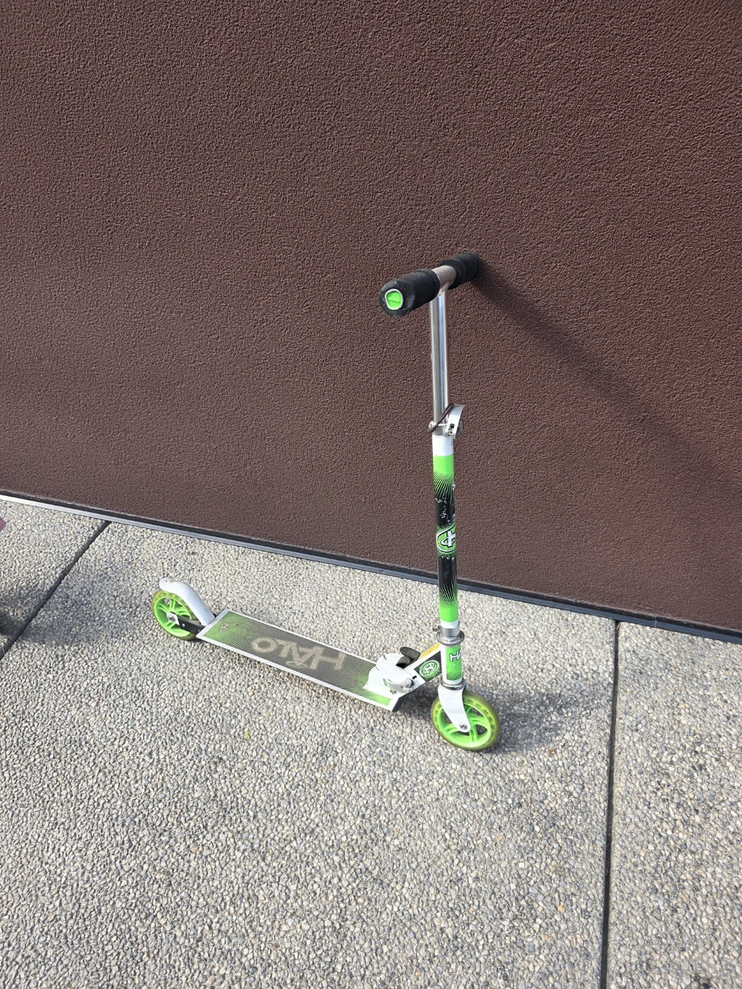 Halo Green and Black Scooter - photo 2
