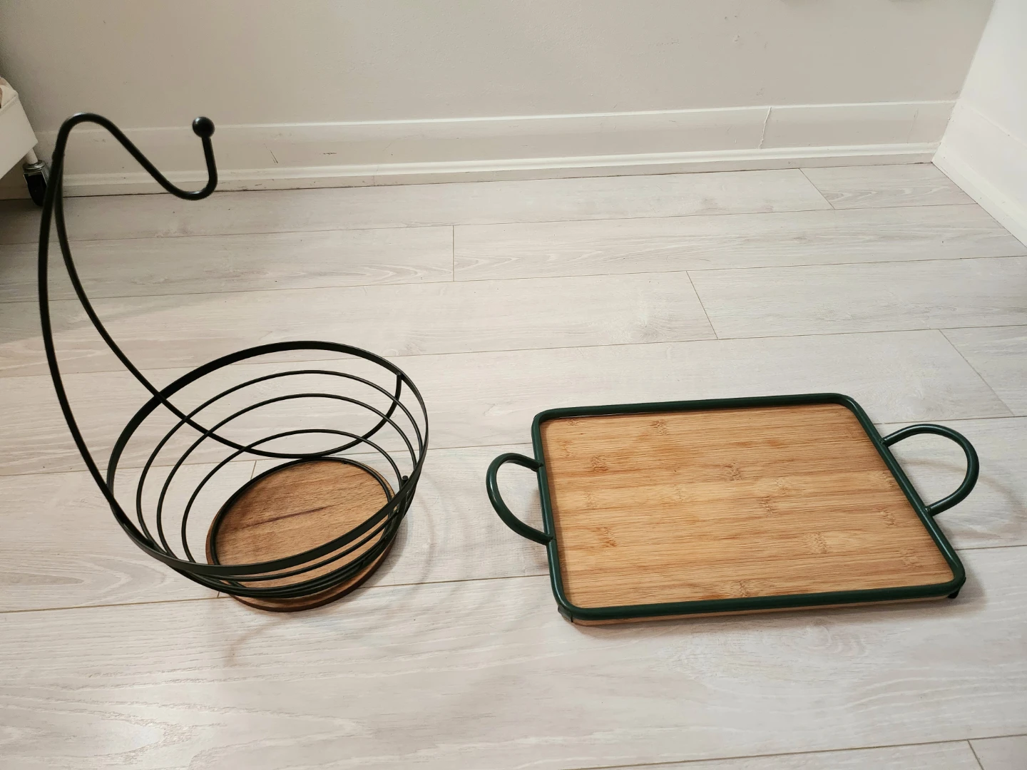 Fruit Basket with Bamboo Tray