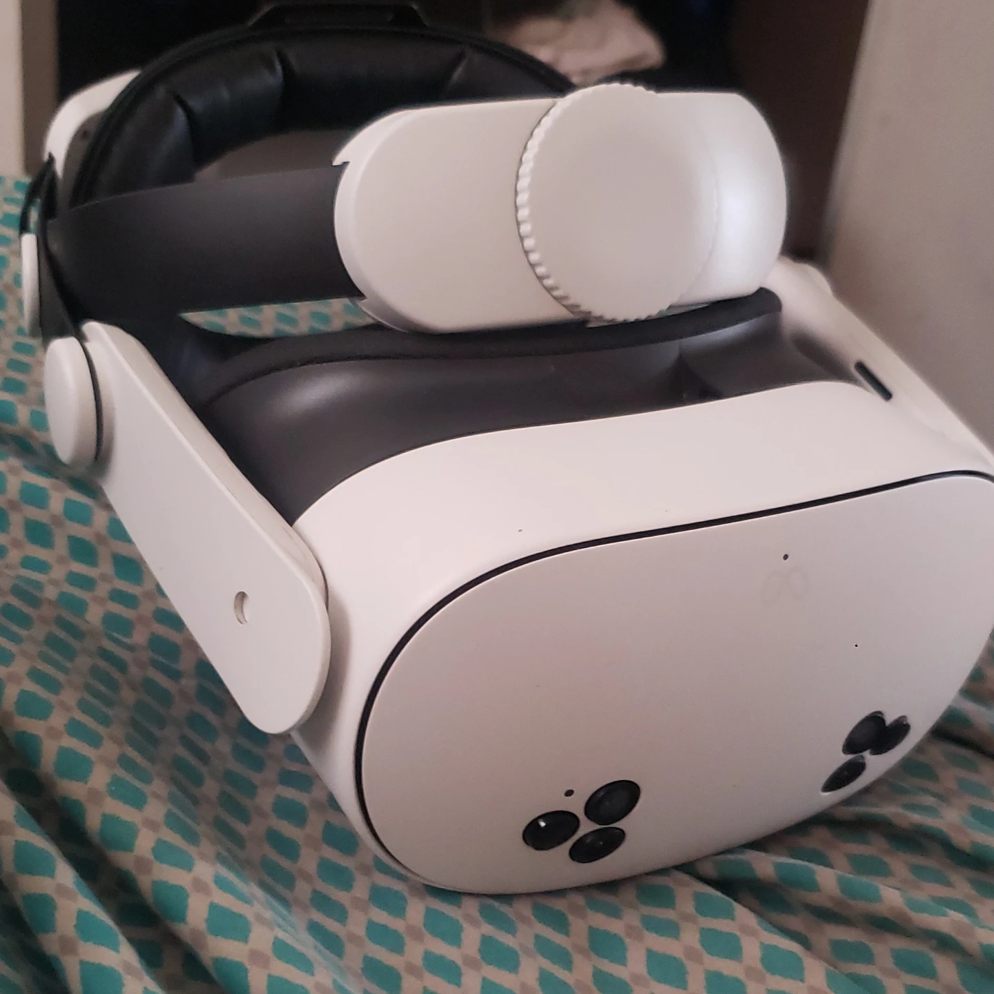 META QUEST 3 VR Headset & Controllers