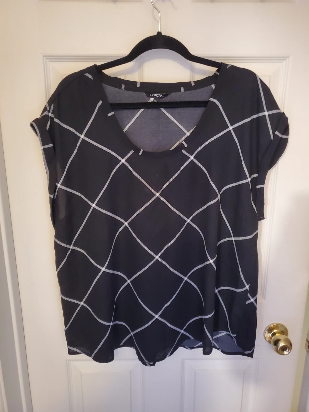 Plus Size Geometric Patterned Sleeveless Top