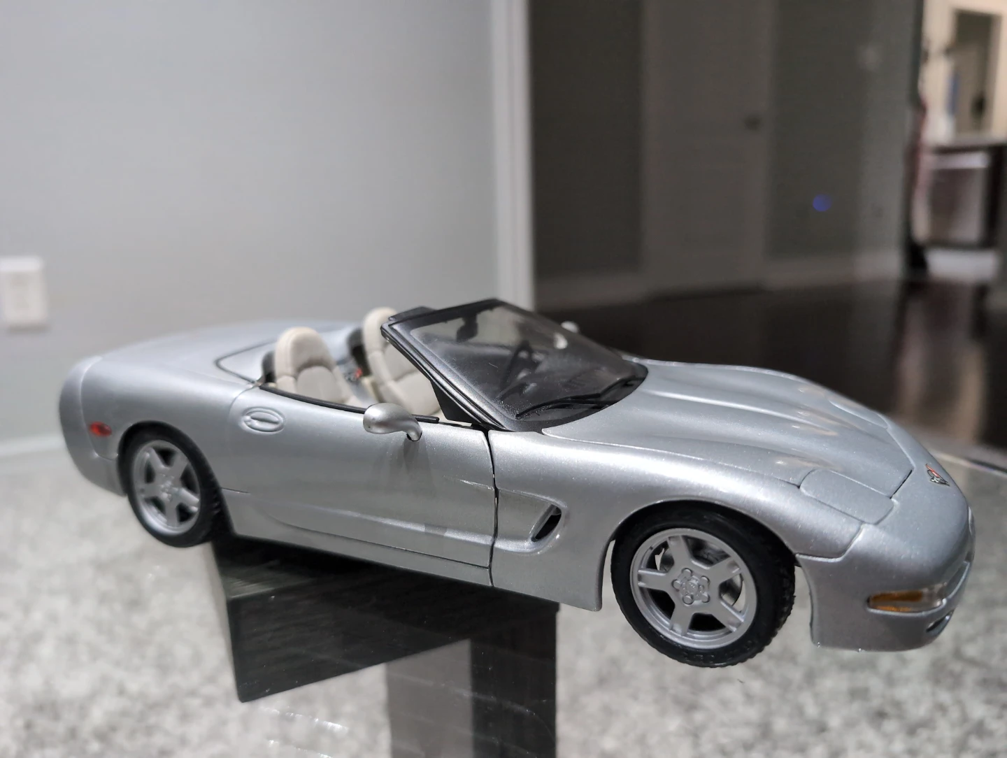 1.18 maisto Corvette made by maisto - photo 2