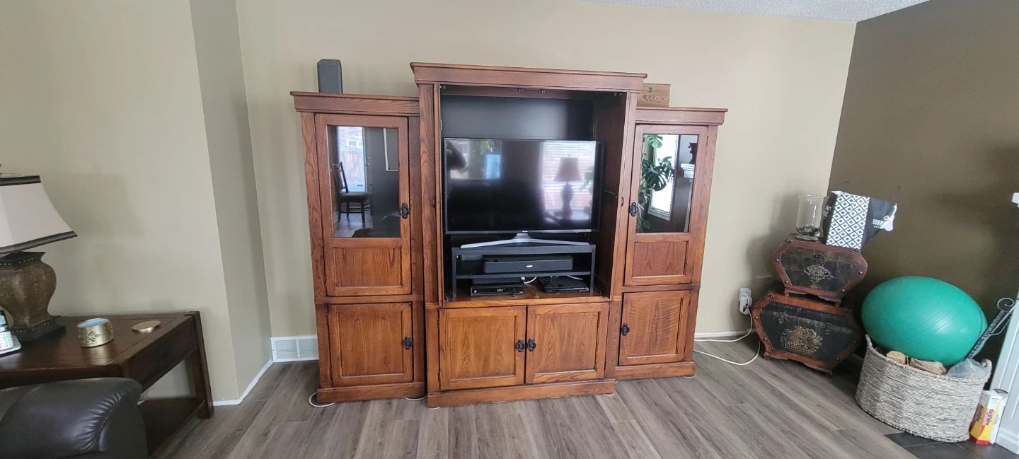 Solid oak entertainment centre - photo 3