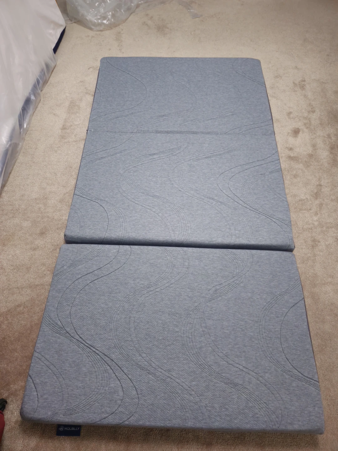 Tri Fold Memory Foam Mattress 4 inch - used hardly 2-3 times - photo 2