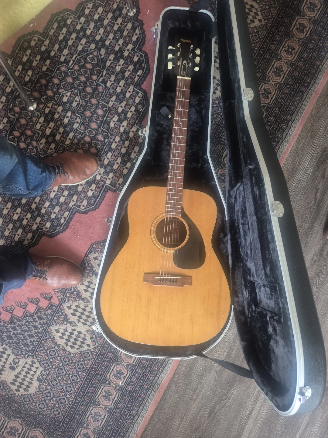 Yamaha Acoustic Guitar fg 140 red label