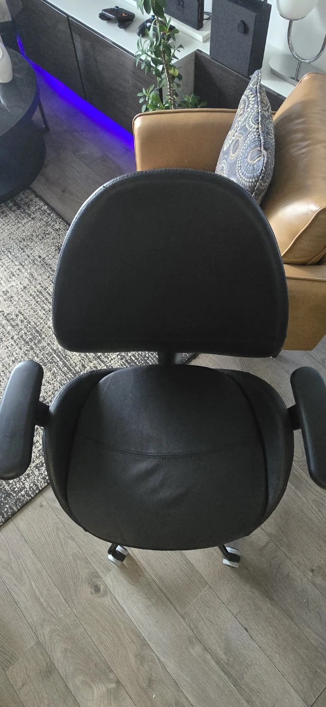 IKEA HATTEFJALL Office Chair in Black Leather - photo 2