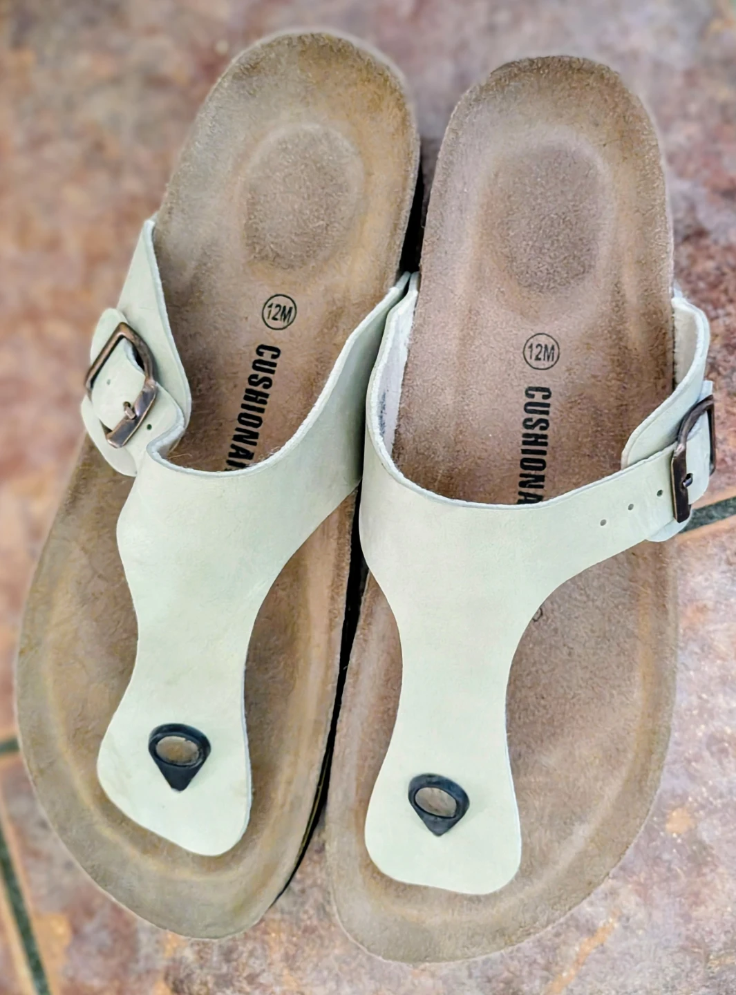 Cushionair Leah Thong Woman's Sandles. Size 12.5 - photo 2