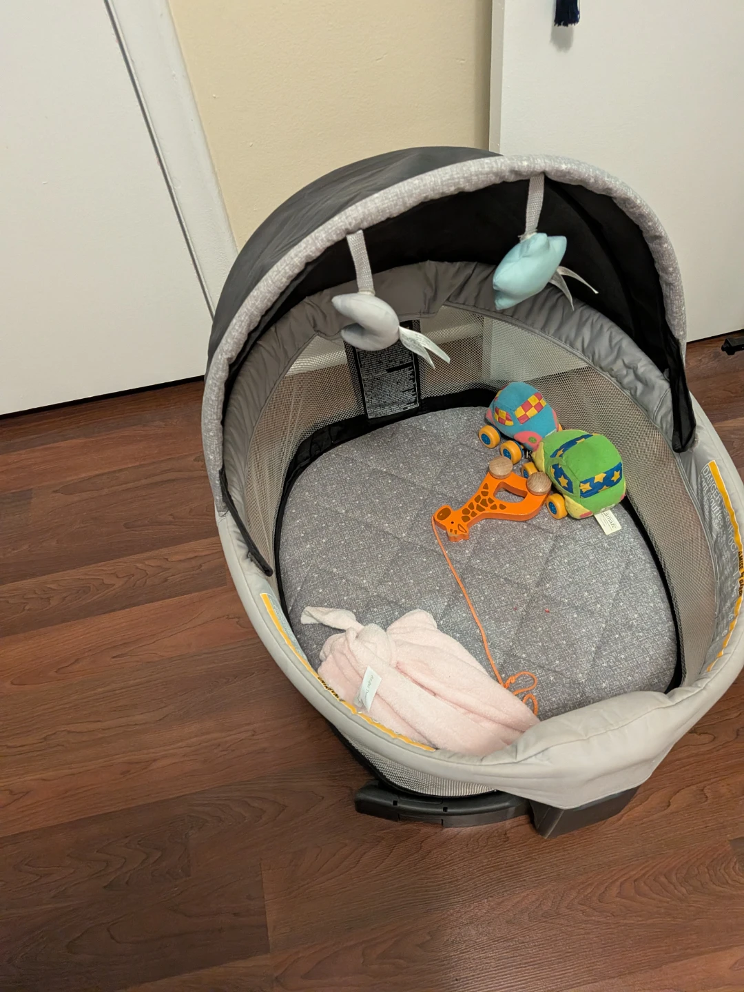 Graco Playard with Canopy and Mobile