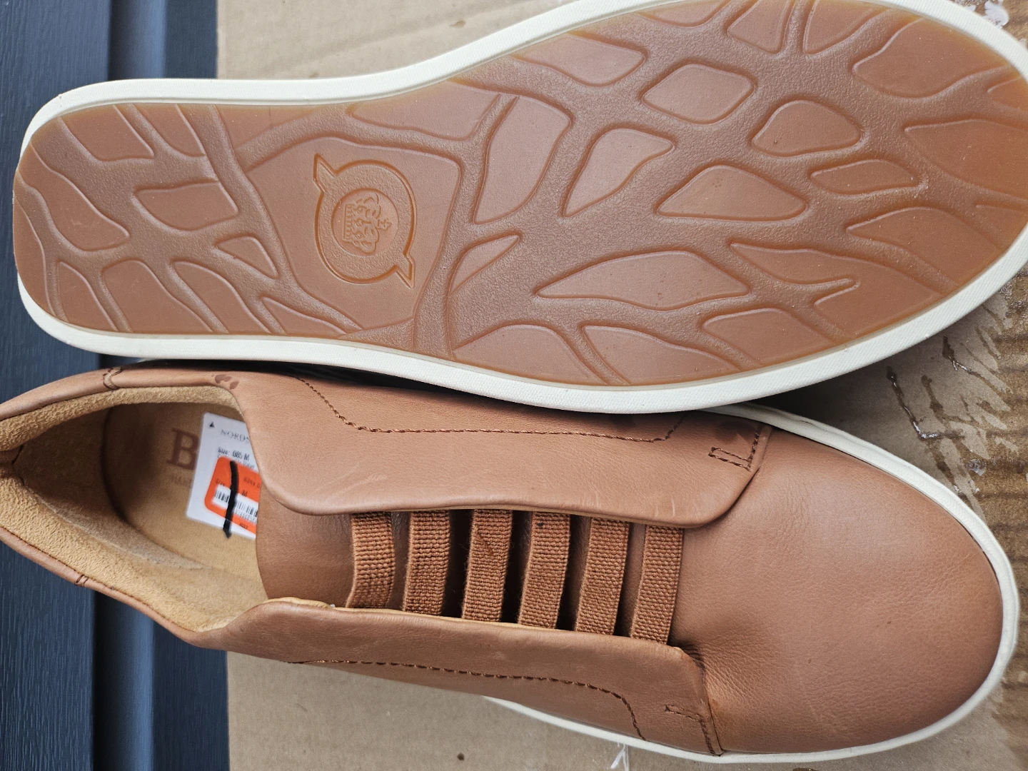 Born Slip-On Leather Sneakers - photo 4