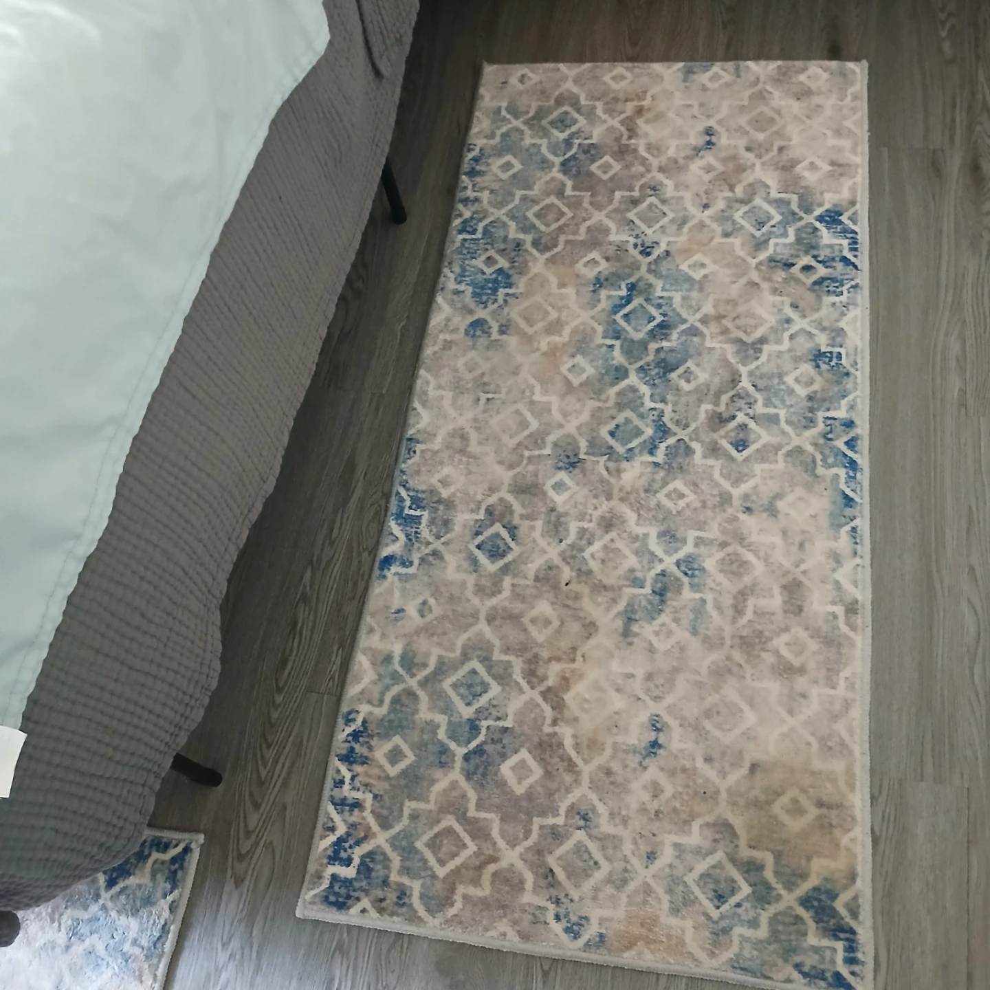 Area Rug - Blue and White Geometric Pattern