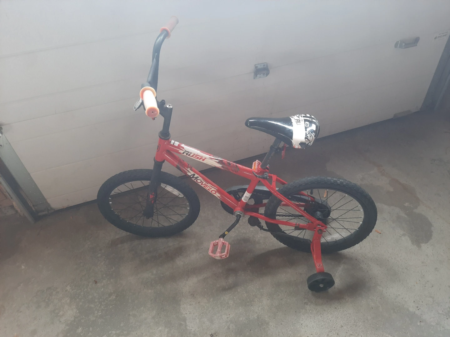 Red Movelo Rush BMX Bike with Training Wheels - photo 3