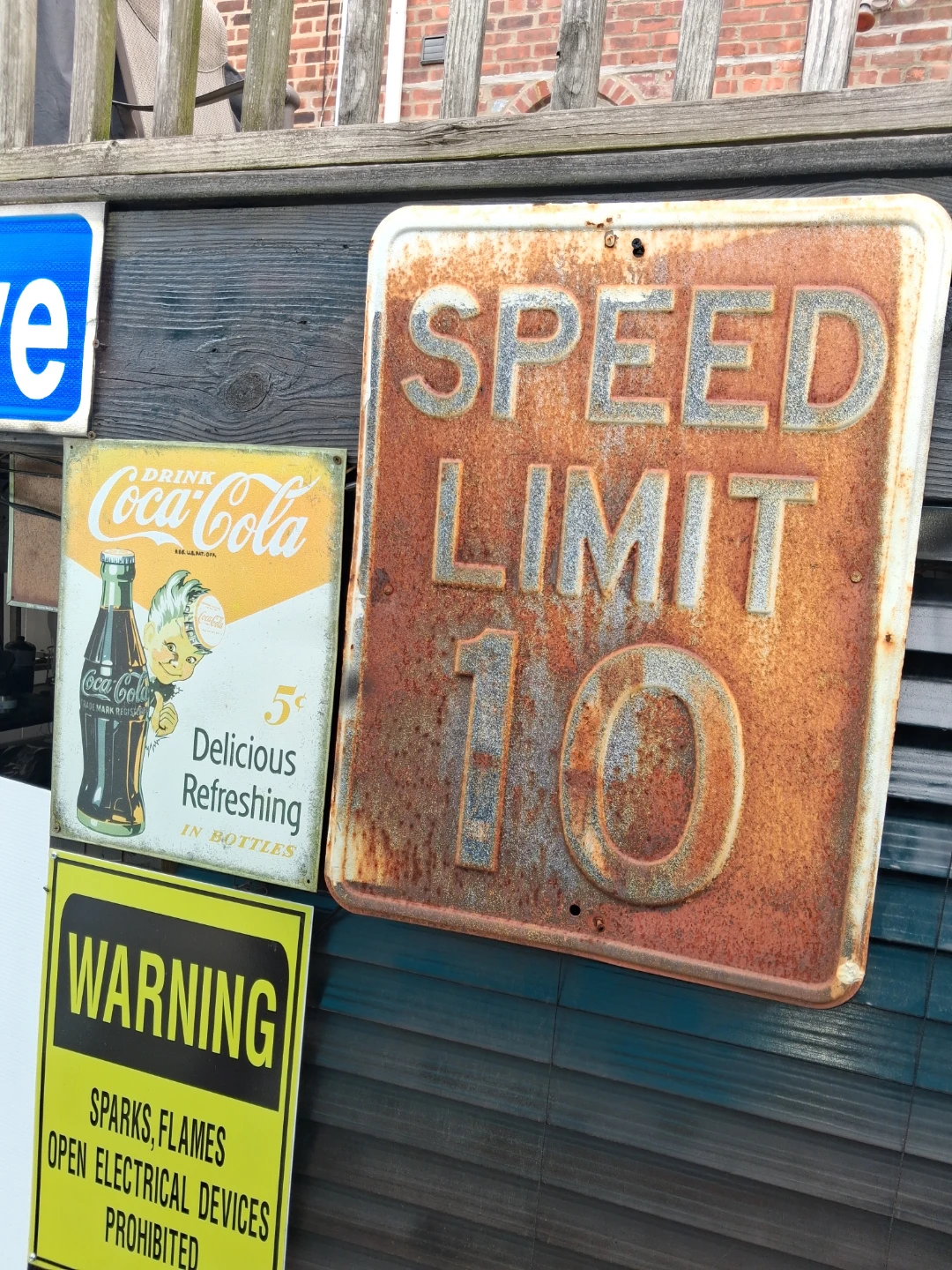 Vintage Speed Limit 10 Sign - photo 2
