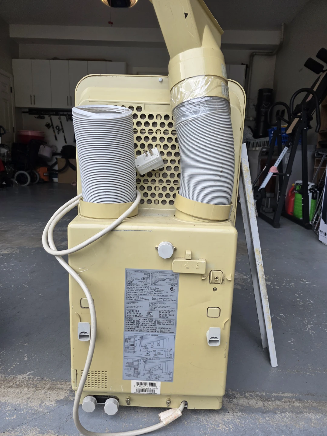 2 Air Conditioners. LG & Danby - photo 5