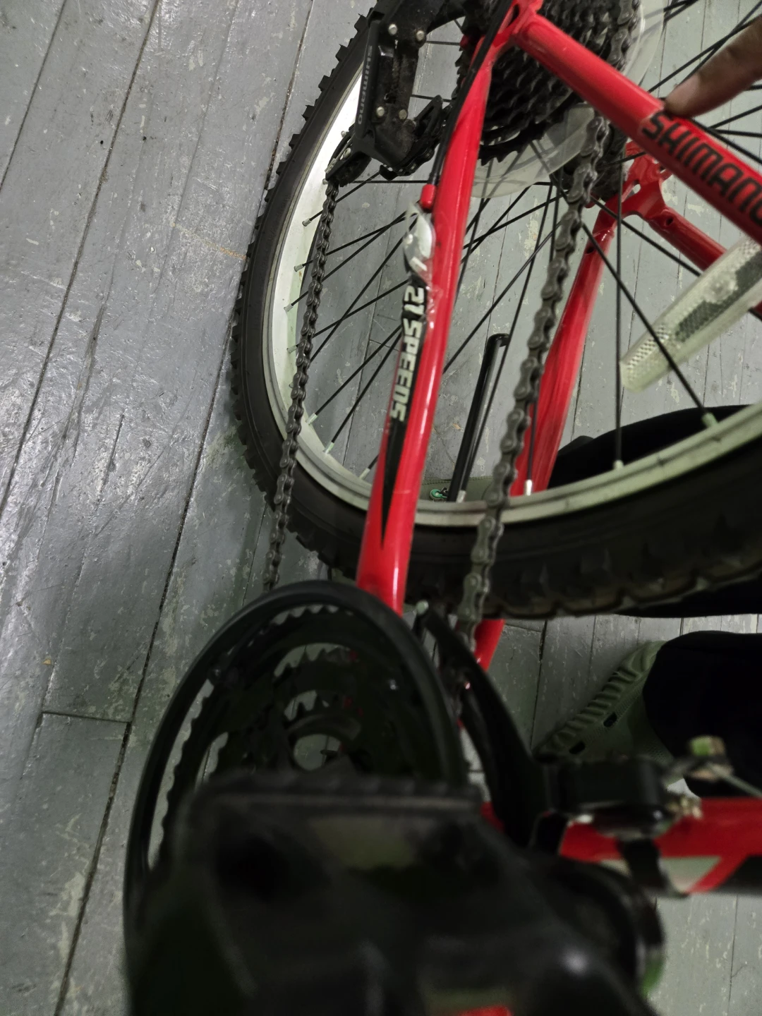 Huffy Highland Red Mountain Bike - 21 Speeds - photo 3