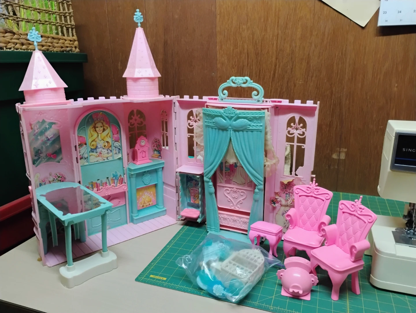 Barbie Swan Lake Castle 2003