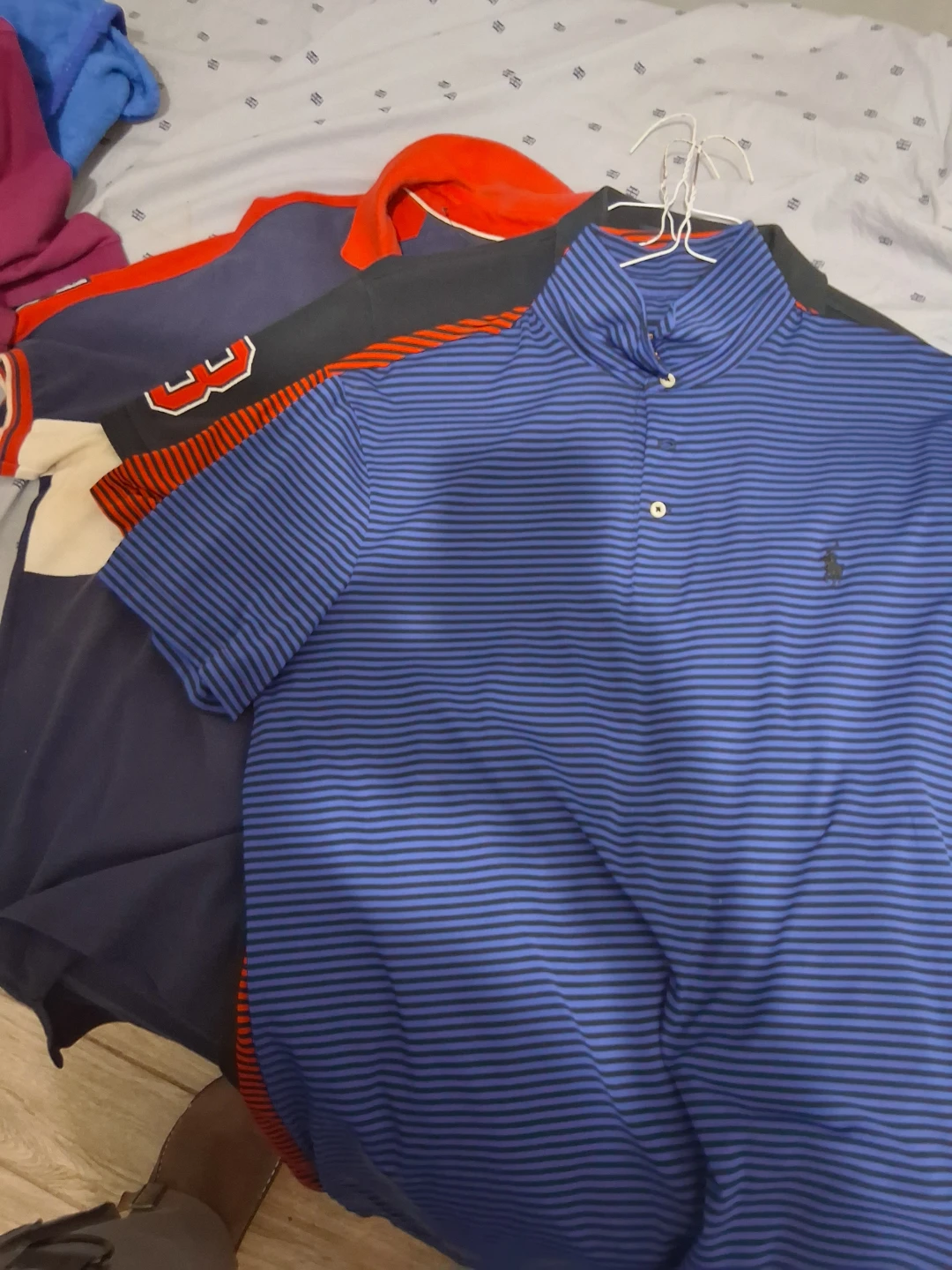 5 camisas  polo i Tommy.