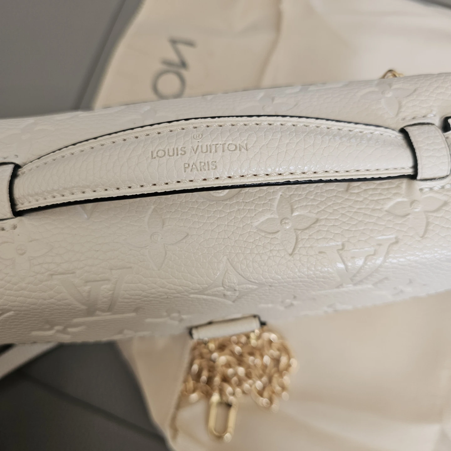 Louis Vuitton White Monogram Empreinte Leather Bag - photo 2
