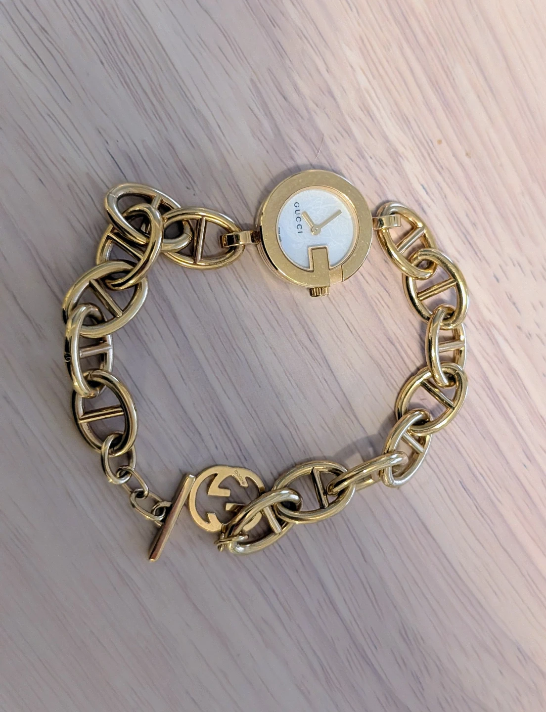 Vintage Gucci Women's Watch - Gold Tone Chain Link - photo 5