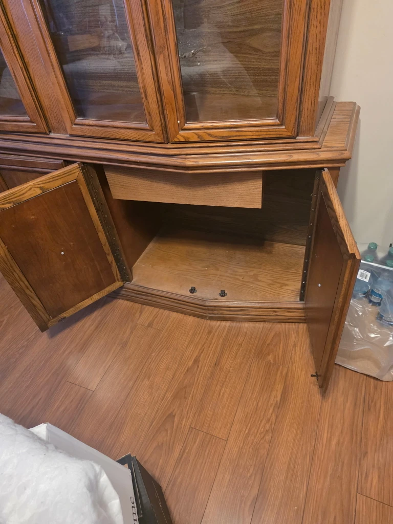 Oak Dining Hutch with Chairs - photo 3