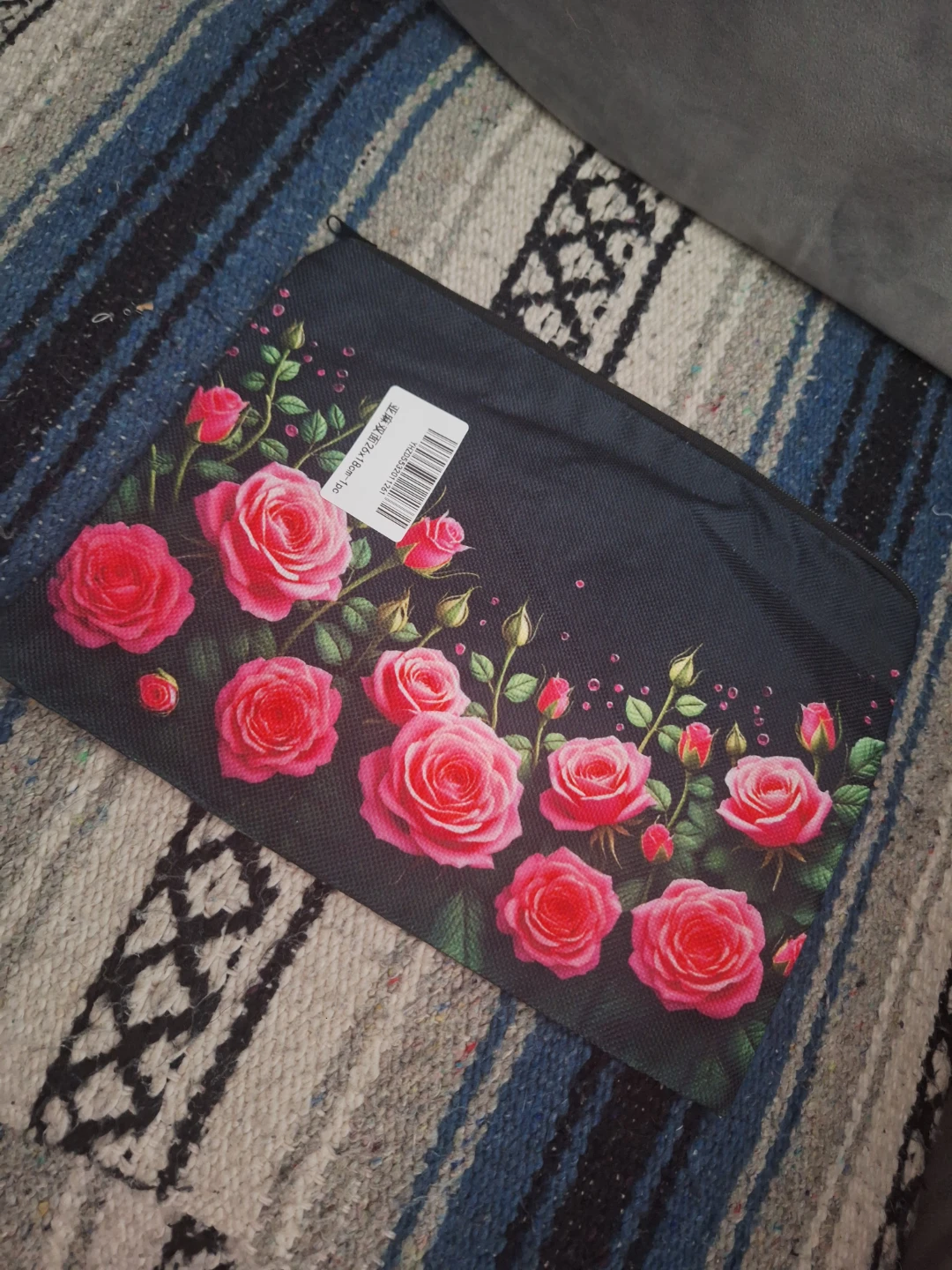 Cosmetic Bag with Pink Roses Design - photo 4