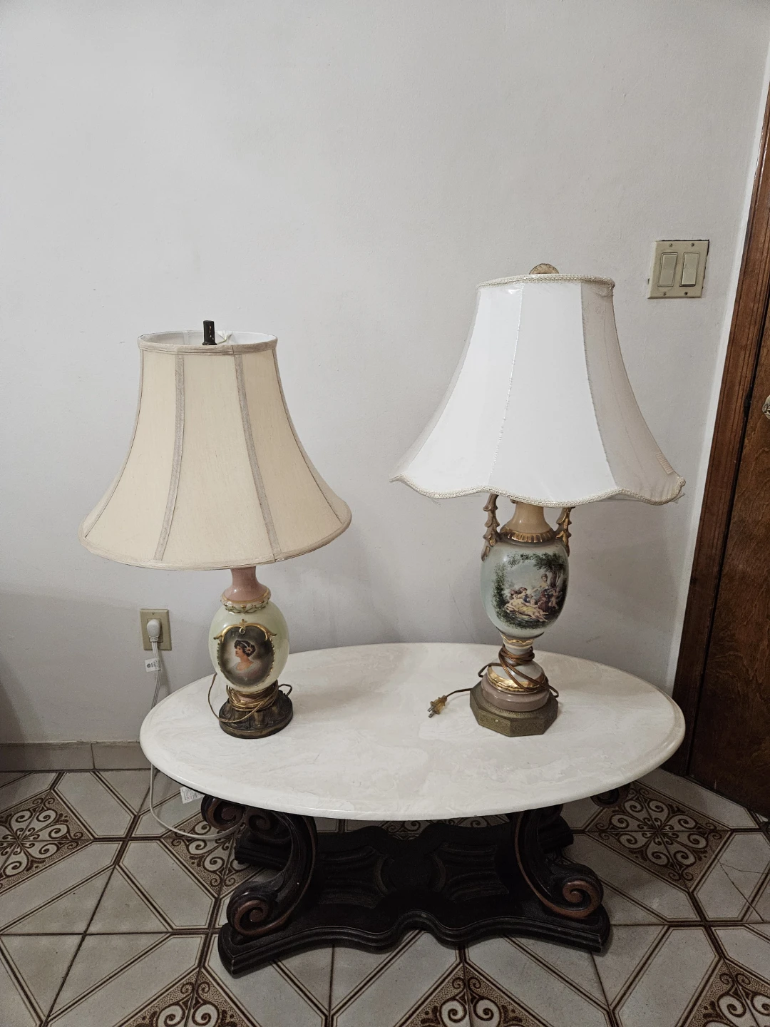 2 beautiful vintage lamps