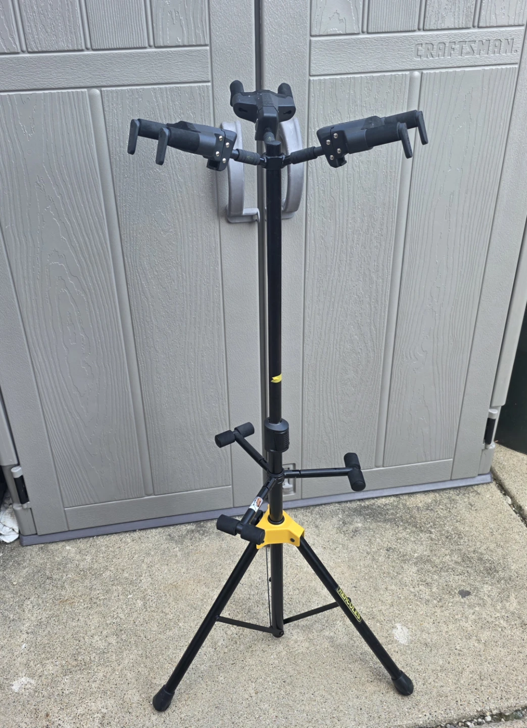 Hercules GS432B plus 3 Guitars Stand