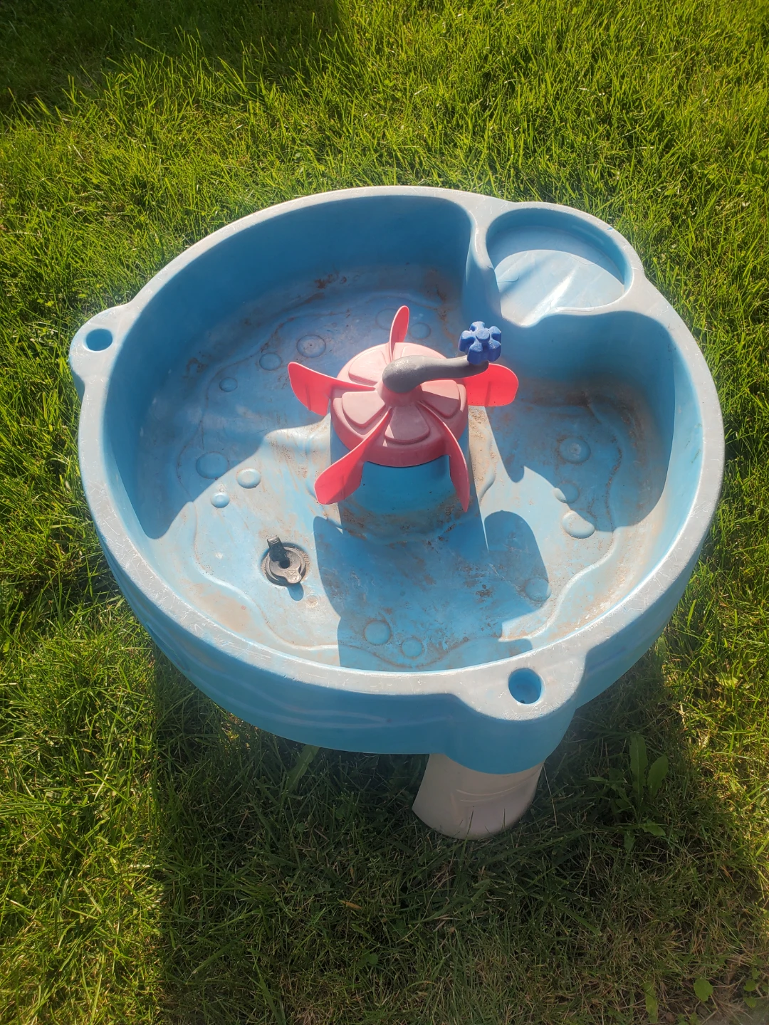 Blue Water Table with Red Spinner - photo 2