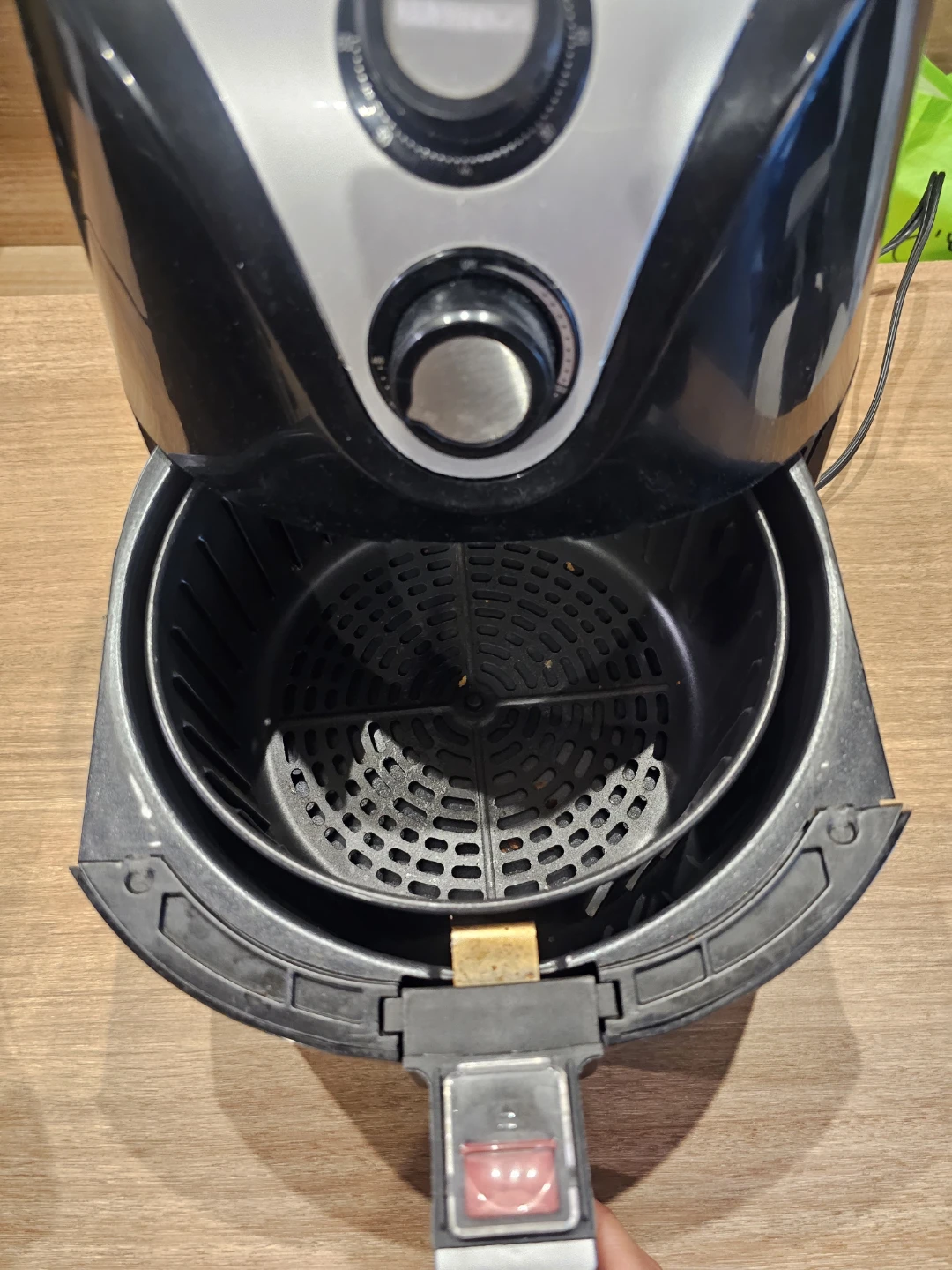 Insignia Air Fryer - photo 3