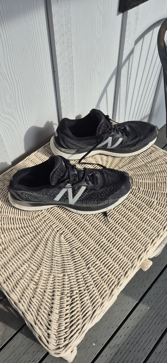 New Balance 880 running shoes