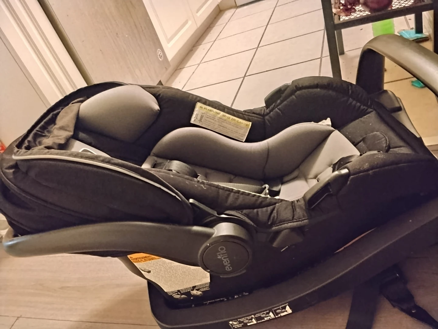 Evenflo Infant Car Seat with Base - photo 2